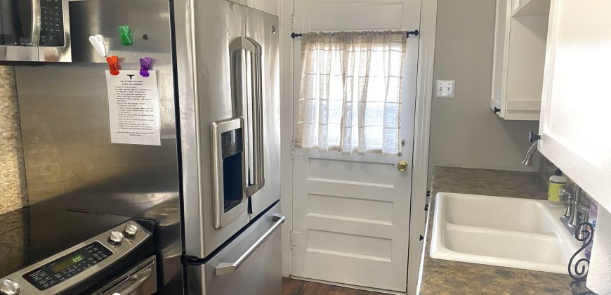 Charming 2 Bedroom / 1Bath Home
