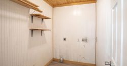 3 Bedroom / 2 Bath Home on Large Lot in Great Neighborhood!