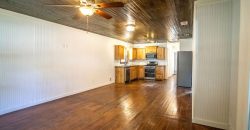 3 Bedroom / 2 Bath Home on Large Lot in Great Neighborhood!
