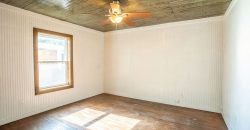 3 Bedroom / 2 Bath Home on Large Lot in Great Neighborhood!