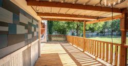 3 Bedroom / 2 Bath Home on Large Lot in Great Neighborhood!