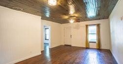 3 Bedroom / 2 Bath Home on Large Lot in Great Neighborhood!
